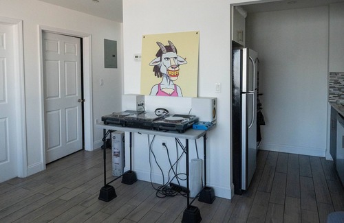 Queens Apartment | Spacious 1 Bed - 25min from the city, insane views