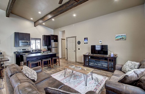 Columbia Falls Cabin | Spacious 1 Bedroom 1 Bathroom with Sofa Sleeper