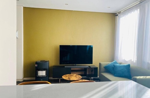 Downtown Johannesburg Apartment | Spacious 1 bedroom apartment in Johannesburg