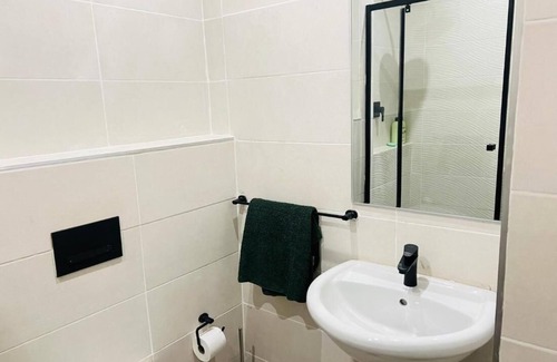 Downtown Johannesburg Apartment | Spacious 1 bedroom apartment in Johannesburg