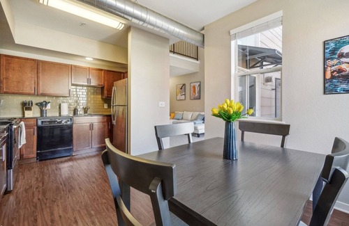 Rural North Boulder Apartment | Spacious 1 bedroom 1.5 bath Apt Gym, Garage, King
