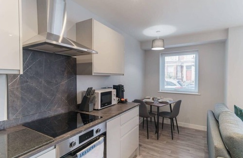 Liverpool Apartment | Spacious 1 Bedroom Apartment in Liverpool