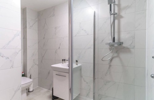 Liverpool Apartment | Spacious 1 Bedroom Apartment in Liverpool