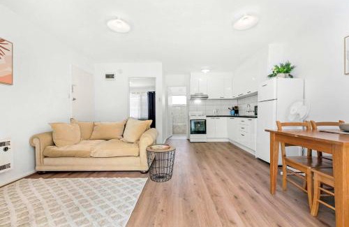 Glenroy Apartment | Spacious 1-Bedroom Apartment with Car Space