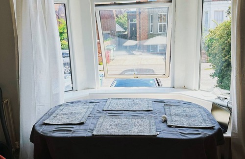 Oxford Apartment | Spacious 1 Bedroom Apartment in the Centre of Oxford With Free Parking
