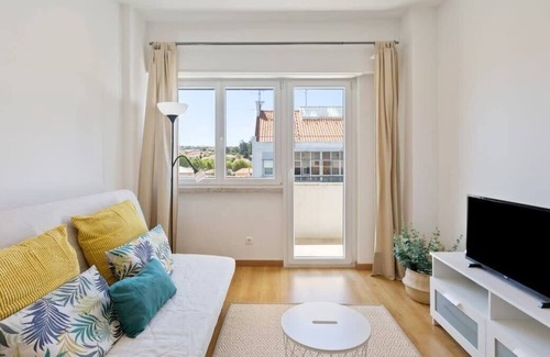 Benfica Apartment | Spacious 1 Bedroom Apartment with Balcony