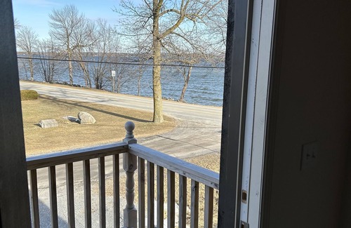 Chazy Apartment | spacious 1-bedroom apartment in enchanting Chazy with WiFi