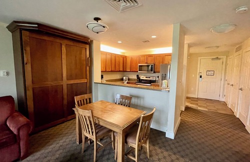Ludlow Condo | Spacious 1 Bedroom full condo that Sleeps 6 at Jackson Gore on Okemo with A/C