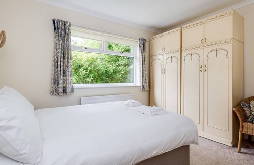 Yarnton Apartment | Spacious 1-Bedroom Flat with garden & free parking