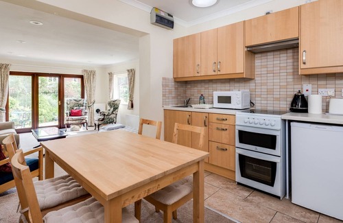 Yarnton Apartment | Spacious 1-Bedroom Flat with garden & free parking