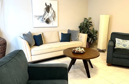 Wellington Villa | Spacious 1-bedroom just mins to WEF