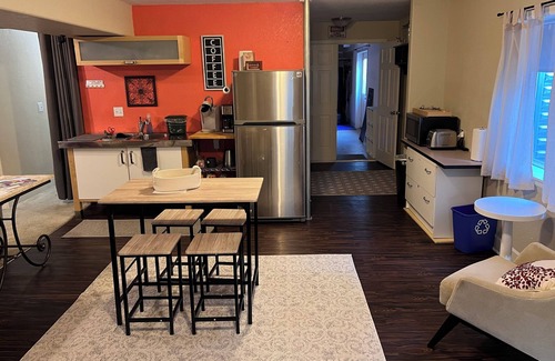 Newlands House | Spacious 1-bedroom near downtown Boulder, Hiking Trails, and CU Campus.