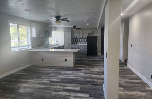 Bluffdale House | Spacious 10-bedroom Luxury Home with Fitness and Game room in charming Bluffdale