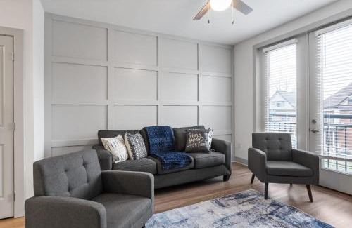 East Walnut HIlls Apartment | Spacious 10BR 10BA combined Apartments Near Downtown Cincinnati