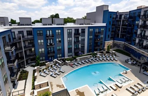 East Walnut HIlls Apartment | Spacious 10BR 10BA combined Apartments Near Downtown Cincinnati