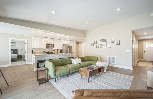 Williamsburg Condo | Spacious 10BR 10BA Combined Condos in Traverse City
