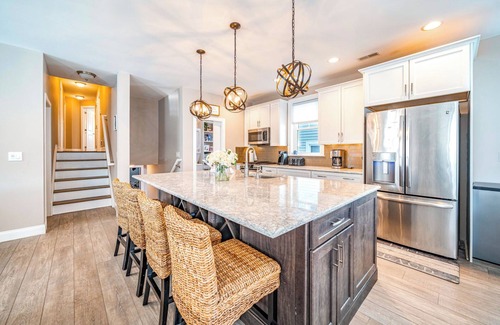 North End House | Spacious 11 Bedroom Dual Unit-6 minute walk to Ocean City's Beach!