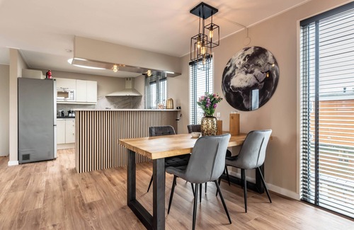 Municipality of Aalsmeer Boat Rental | Spacious 120m2 Watervilla With Sauna Near Amsterdam And Schiphol.
