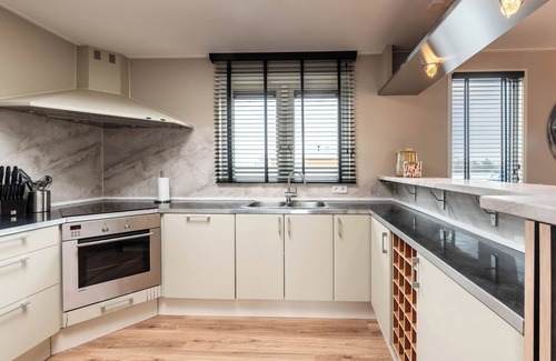 Municipality of Aalsmeer Boat Rental | Spacious 120m2 Watervilla With Sauna Near Amsterdam And Schiphol.