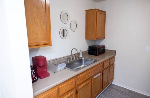 Dearborn Apartment | Spacious 1bd apt in DT Dearborn