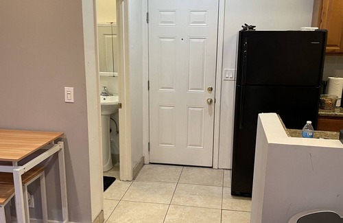Koreatown Apartment | Spacious 1bd in heart of LA (with parking)
