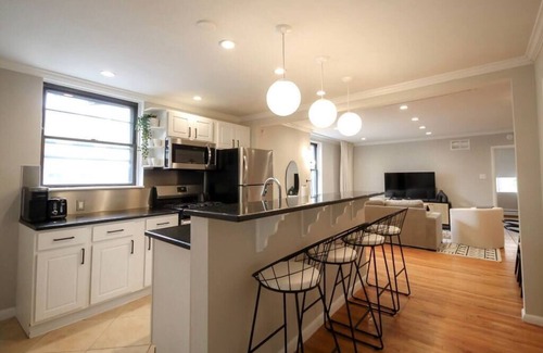 Center City Apartment | Spacious 1BDR With Private Entrance Heart of City