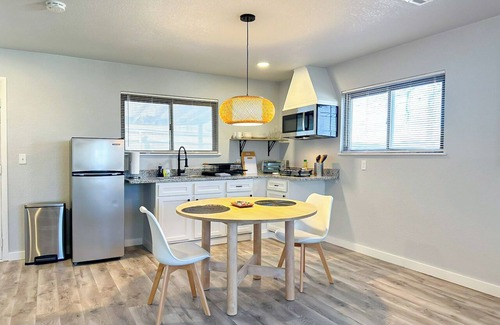 Central Oklahoma City Apartment | Spacious 1BR | $1550/month #41B | Kitchenette + Queen Bed