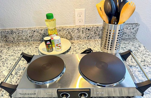 Central Oklahoma City Apartment | Spacious 1BR | $1550/month #41B | Kitchenette + Queen Bed