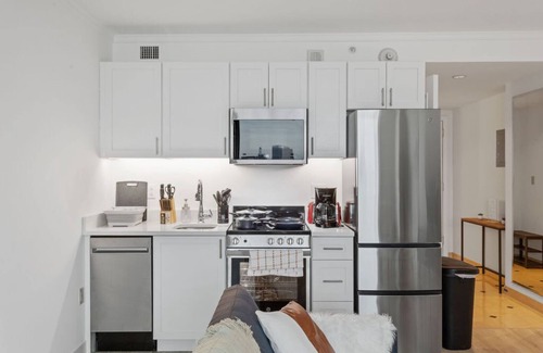 Atlantic City Apartment | Spacious 1BR 2BA | Sleeps 6 | CozySuites