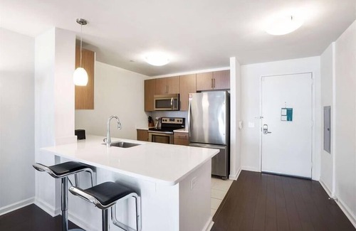 Hudson Exchange Apartment | Spacious 1BR | Full Kitchen | Jersey City by GLS