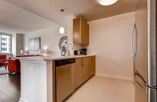 Hudson Exchange Apartment | Spacious 1BR | Fully Equipped Gym | Jersey City by GLS