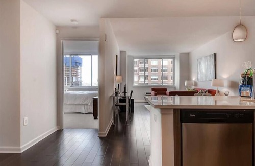 Hudson Exchange Apartment | Spacious 1BR | Fully Equipped Gym | Jersey City by GLS