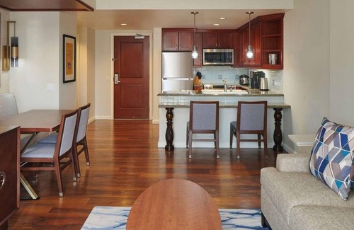 Waikiki Resort | Spacious 1BR Premier Suite at Grand Waikikian – Aloha Comfort in Waikiki