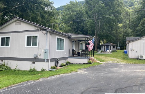 Maggie Valley House | Spacious 2/2 fully remodeled house at Veda Inn.