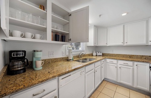 Windy Hill Condo | Spacious 2 BR Retreat- Island Palms C1