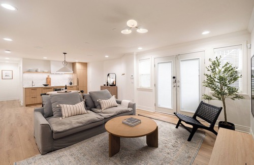 Shaughnessy House | Spacious 2-BDRM near Sunsets, Beach + City Life