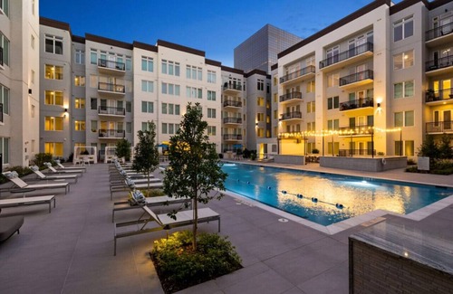 The Galleria Apartment | Spacious 2 bed/2bath in the Galleria
