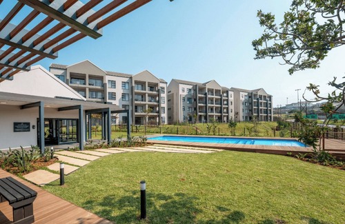 Umhlali Apartment | Spacious 2-Bed Apart w/Gas BBQ, Pool and Gym Access