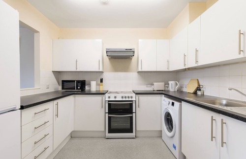 Glyndon Apartment | Spacious 2 Bed Apartment