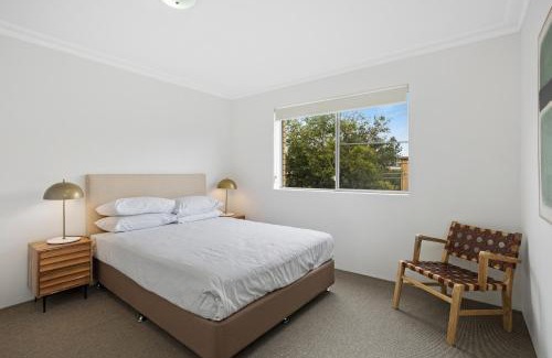Kelvin Grove Apartment | Spacious 2-Bed Apartment Near City Centre