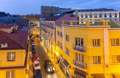 Sao Jose Apartment | Spacious 2 Bed Apt - Only 100m from Av. Liberdade!