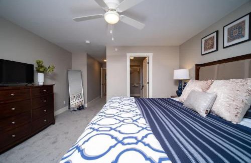 Bettendorf Apartment | Spacious 2 bed Condo with Office