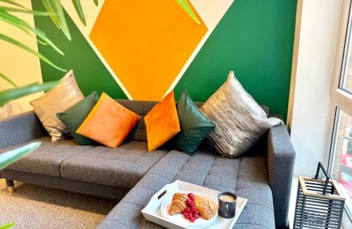 Leeds Apartment | Spacious 2 Bed Flat Free Private Parking