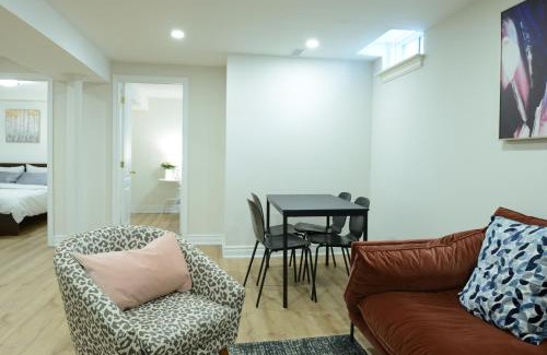 Richmond Hill Apartment | Spacious 2-Bed-Room near Yonge & Major Mackenzie