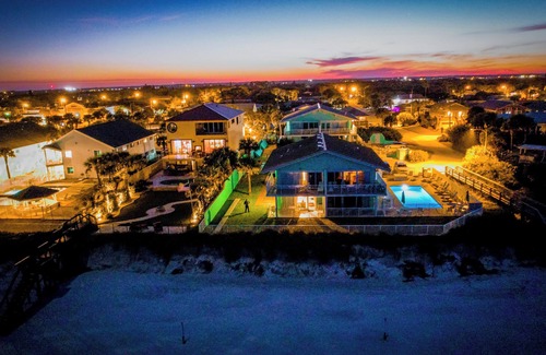 New Smyrna Beach Condo | Spacious 2-bedroom 2-bath condo with exquisite views of New Smyrna Beach