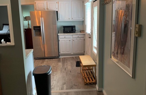 Saratoga Springs Apartment | Spacious 2 bedroom apartment next to Saratoga Race Course,close to Casino & SPAC