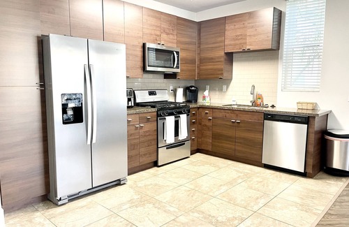 Marina del Rey Condo | Spacious 2 bedroom Venice beach condo