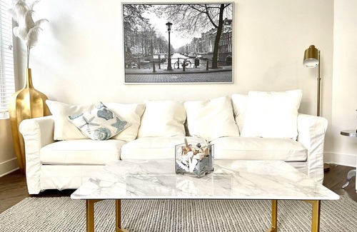 Marina del Rey Condo | Spacious 2 bedroom Venice beach condo
