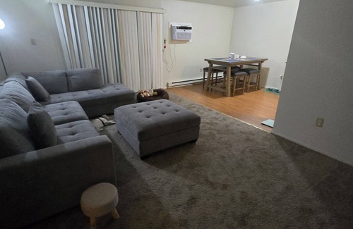 Fullerton Apartment | Spacious 2 bedroom 1 bath centrally located on Mc Arthur ave