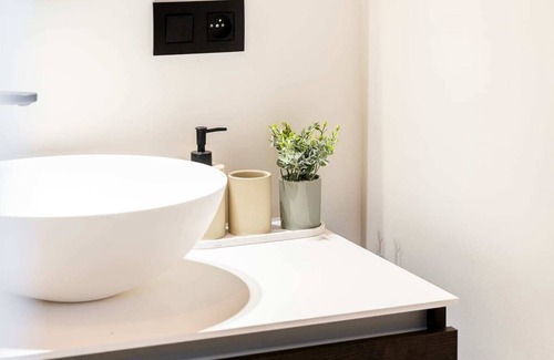 Statiekwartier Apartment | Spacious 2-Bedroom Apartment in Antwerp - 7 Guests